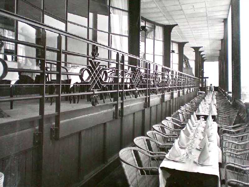 Gallery of the first floor in 1937