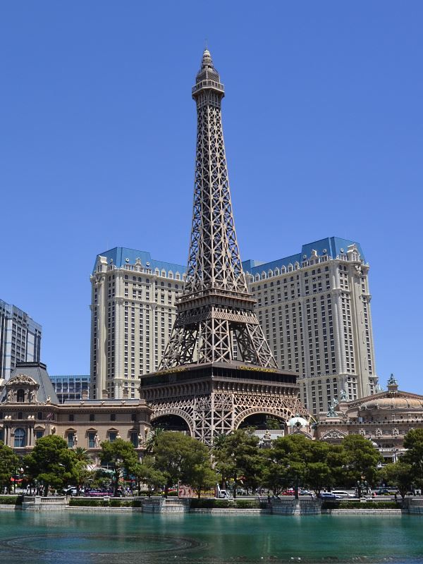 Copies, replicas and reproductions of the Eiffel Tower in United