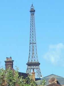 Copies, replicas and reproductions of the Eiffel Tower in United