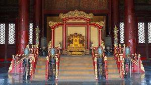 Thrones of the palace of heavenly purity