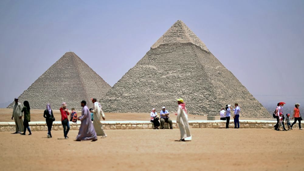 Tourists on the Giza Plateau