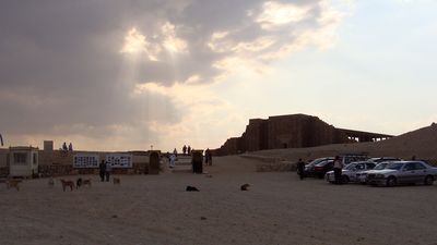 Saqqara tour parking