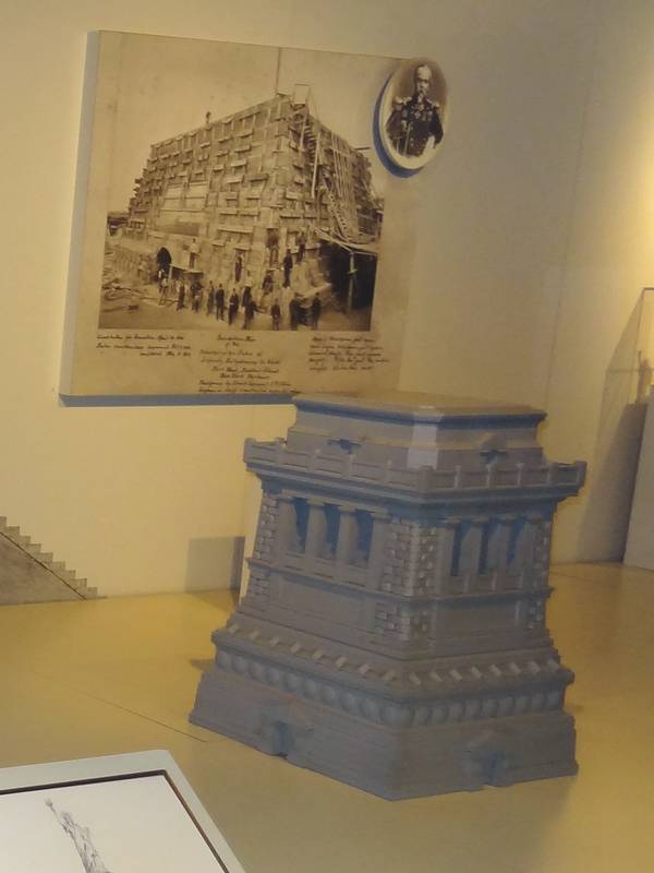 Model of the pedestal