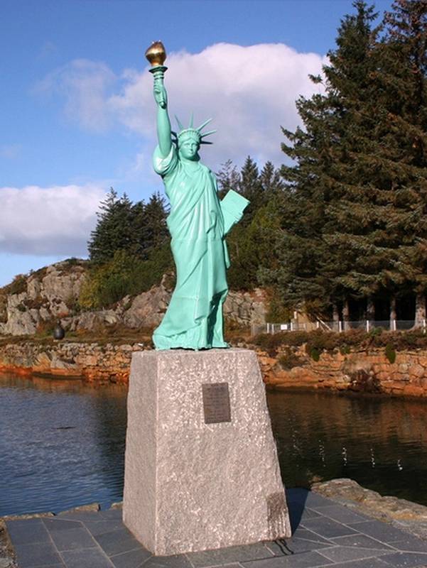 Replica of the statue of Liberty