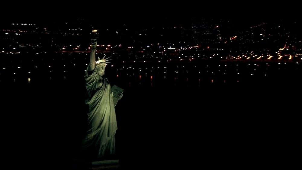 The statue of Liberty by night