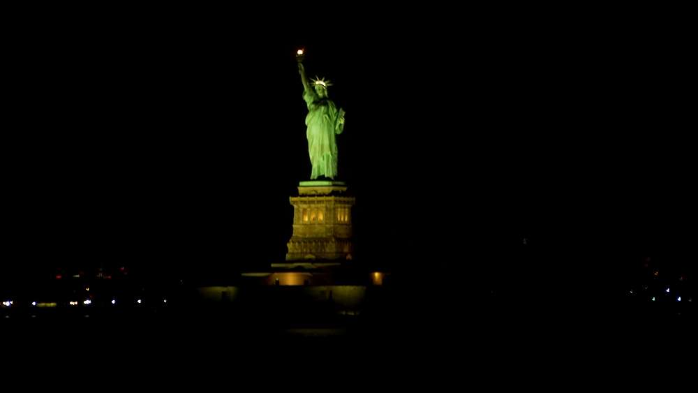 The statue by night