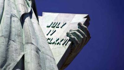 Symbols of the statue of Liberty