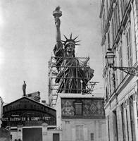 Structure of the statue in Paris