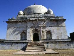 The tomb of Hoshang Shah