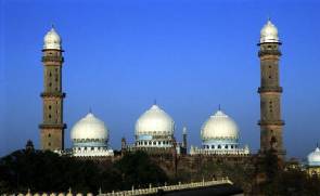 The Taj-Ul-Masjid