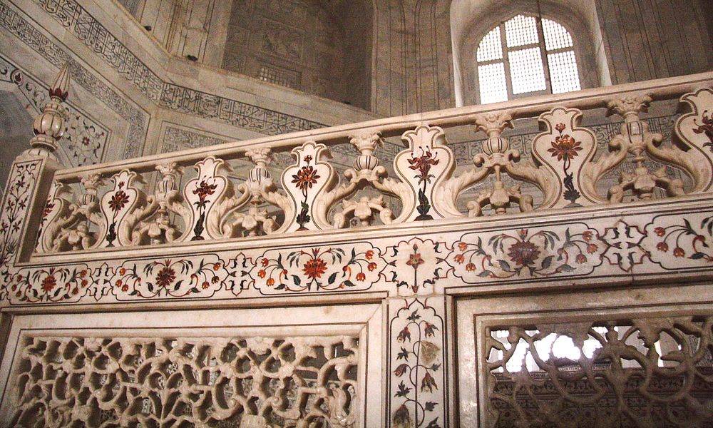 The frieze of the railing inside the Taj Mahal