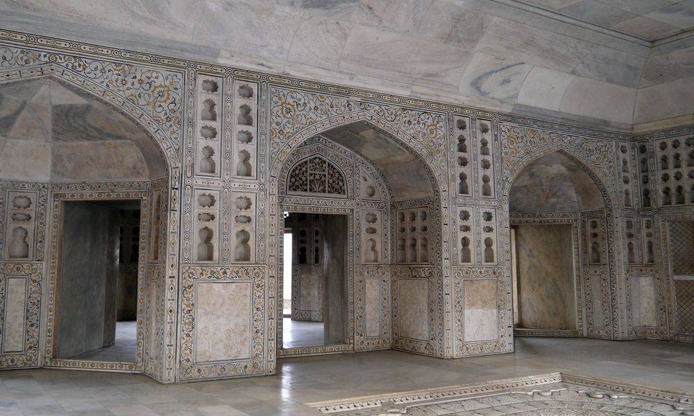 Mausoleum Of The Taj Mahal