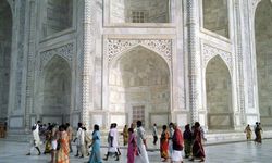 Facade of the Taj Mahal