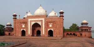 The mosque of the Taj Mahal